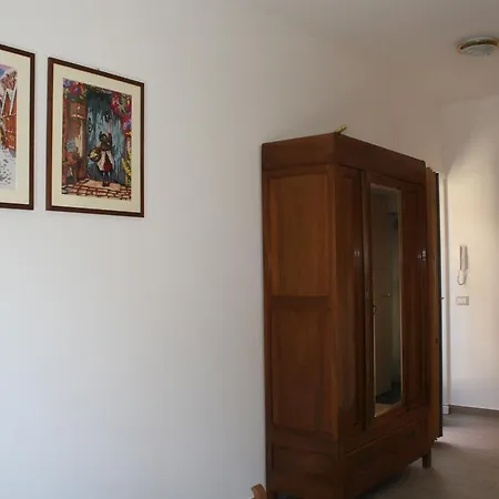 Della Contrada