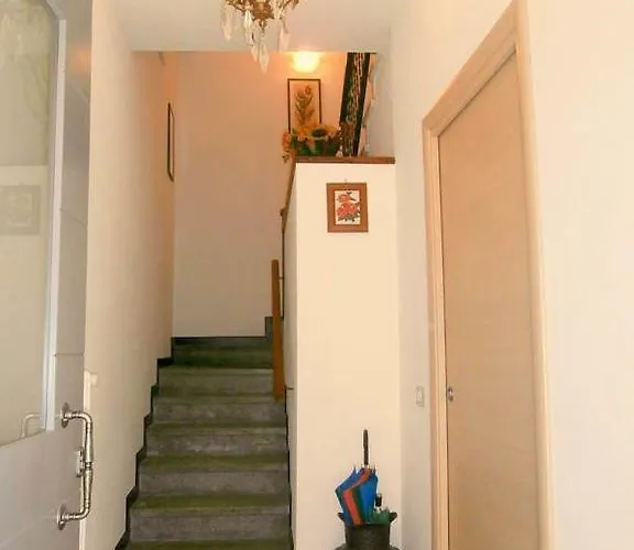 Della Contrada לינה וארוחת בוקר 3*