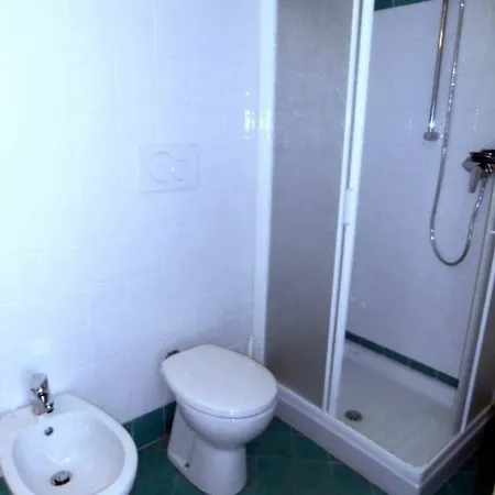 Della Contrada לינה וארוחת בוקר ורנה