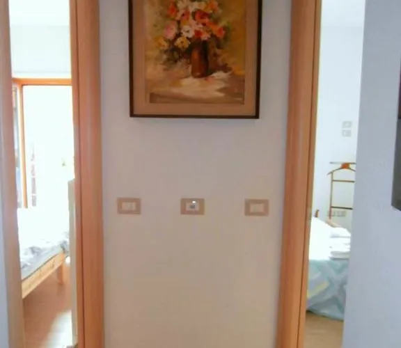 Della Contrada 3*